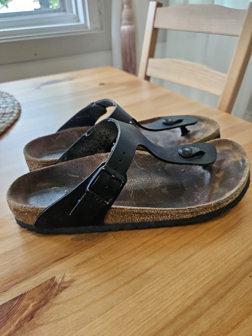 Women's BIRKENSTOCK Gizeh Sandals Size 8 - Picture 2 of 9